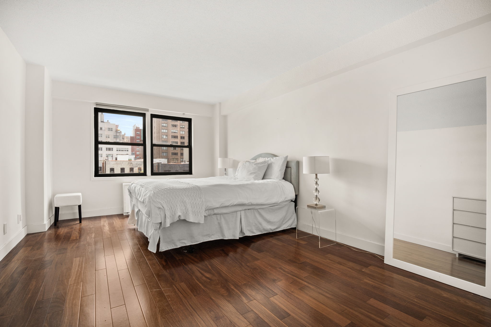 520 East 81st Street, Unit 9H Manhattan, NY 10028 - Photo 6 of 9