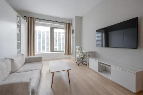 $3,950 | 75 Wall Street, Unit 25D | Financial District