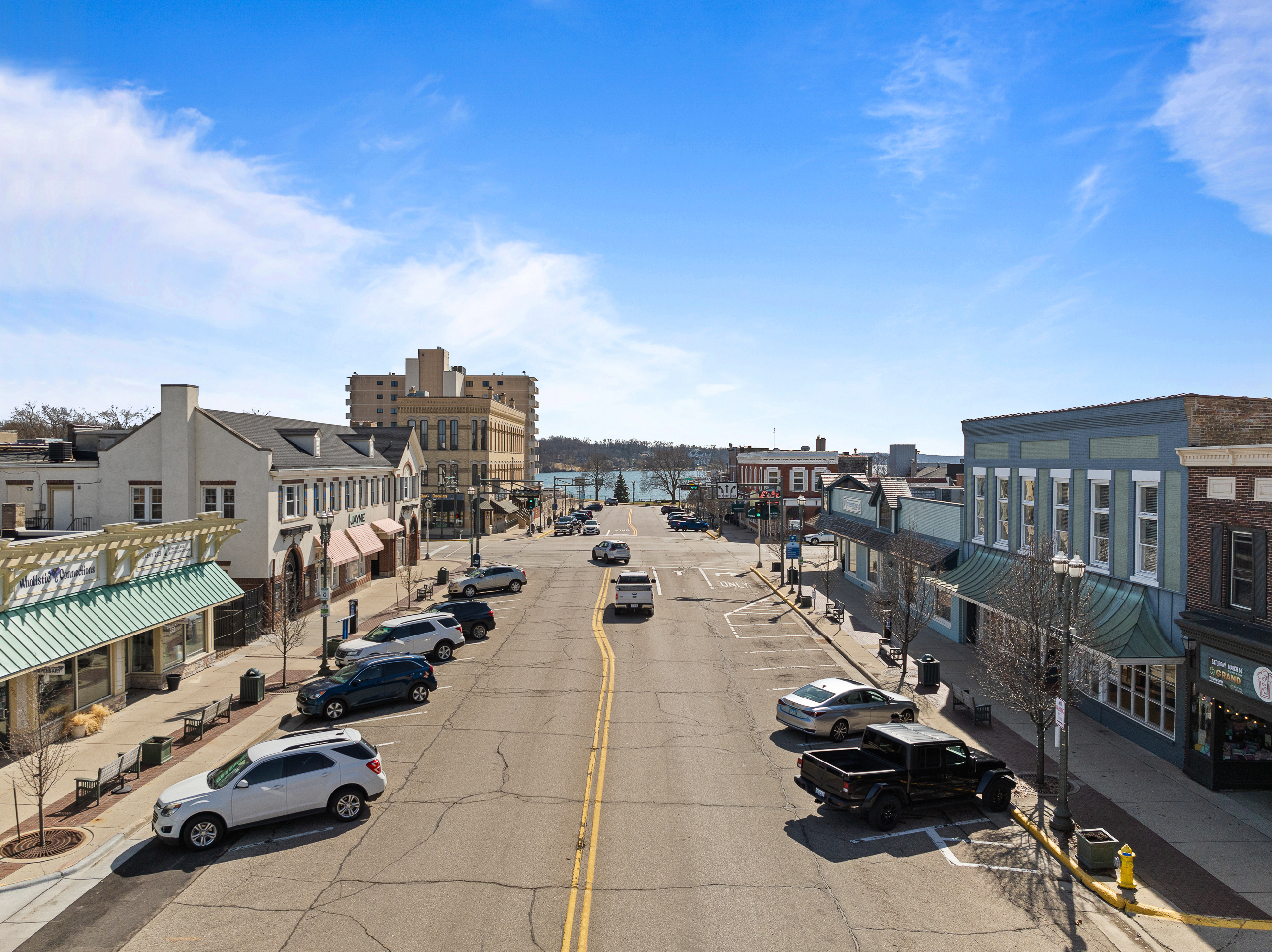 226 Broad Street, Unit 2 Lake Geneva, WI 53147 - Photo 2 of 24