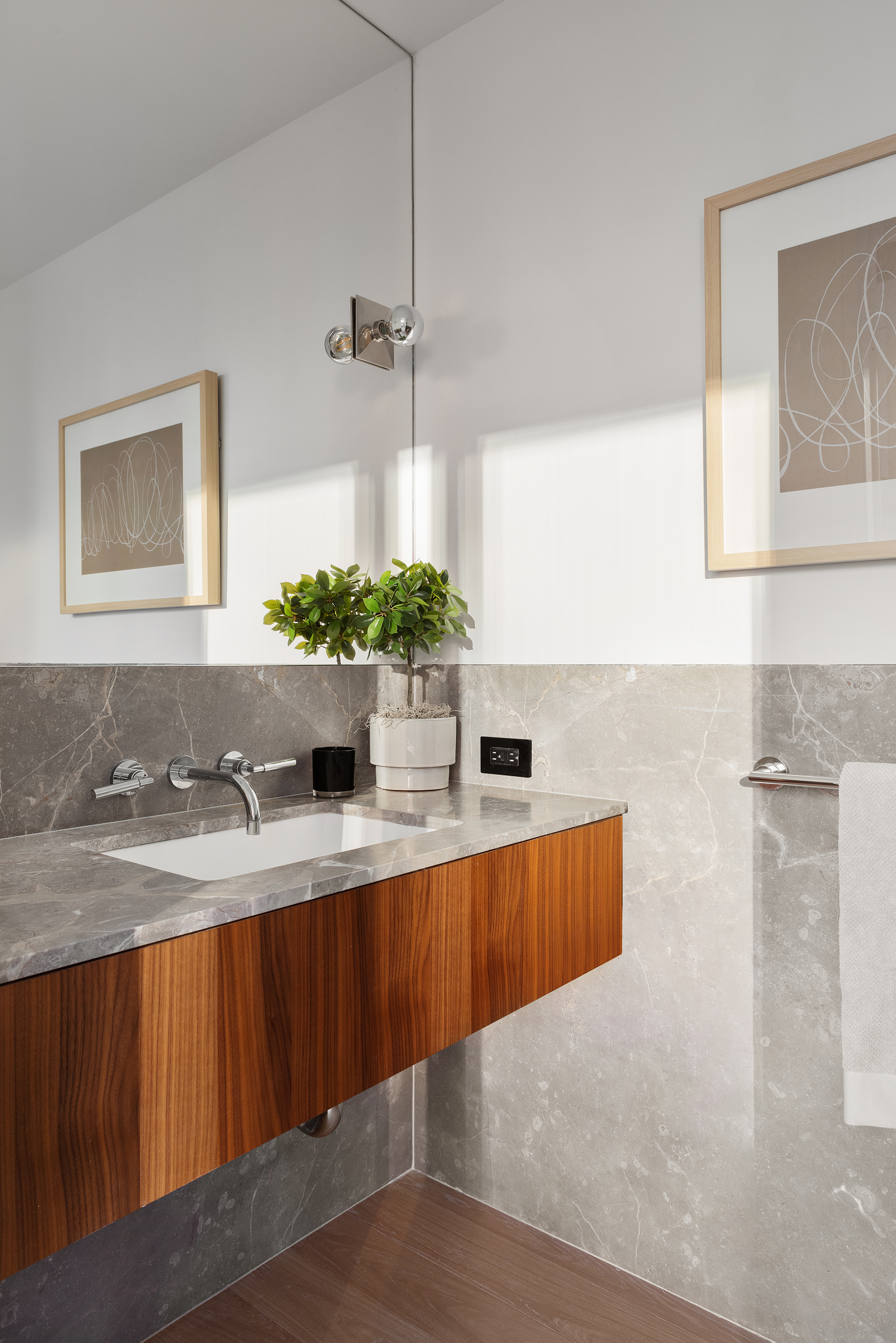 500 West 22nd Street, Unit 8W Manhattan, NY 10011 - Photo 23 of 27 a kitchen with a sink and cabinets