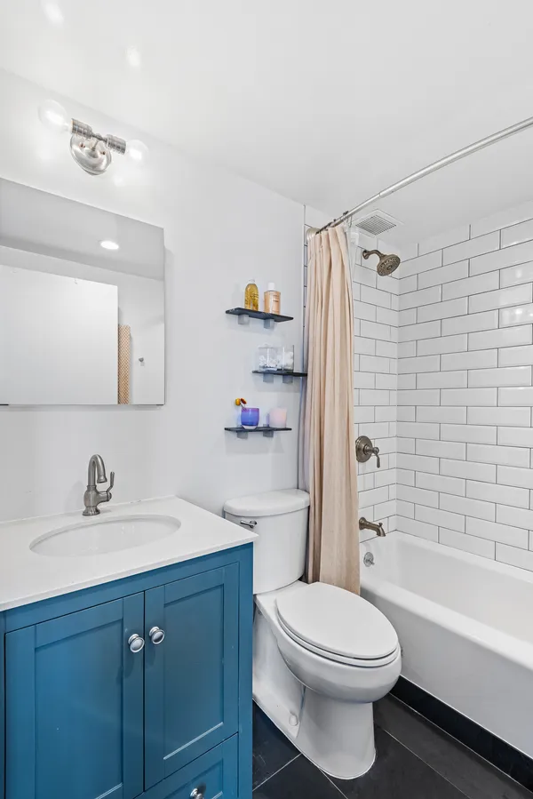 $10,000 | 55 Poplar Street, Unit 4K | Brooklyn Heights
