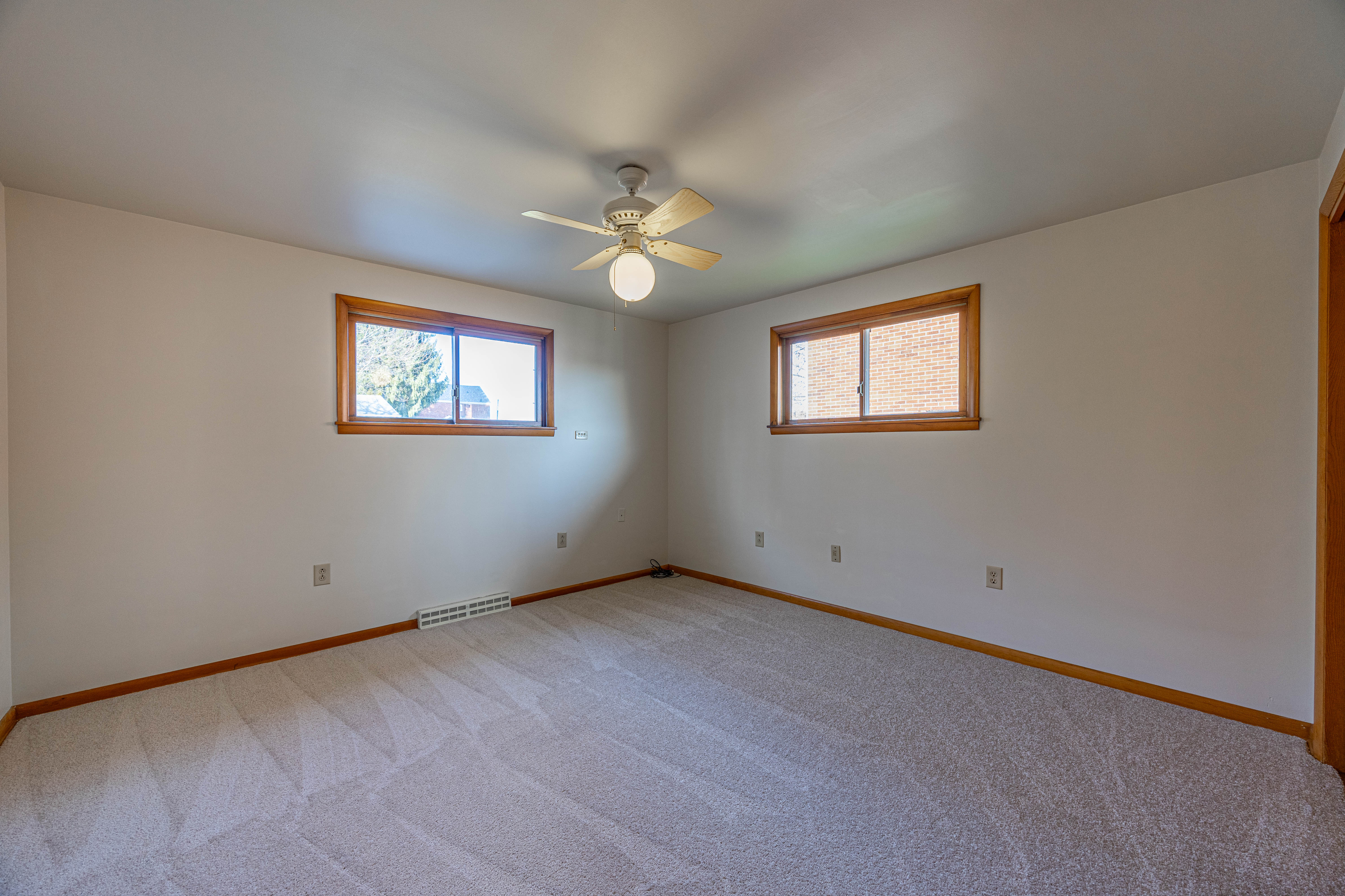 407 Marion Avenue Springdale, PA 15144 - Photo 8 of 24