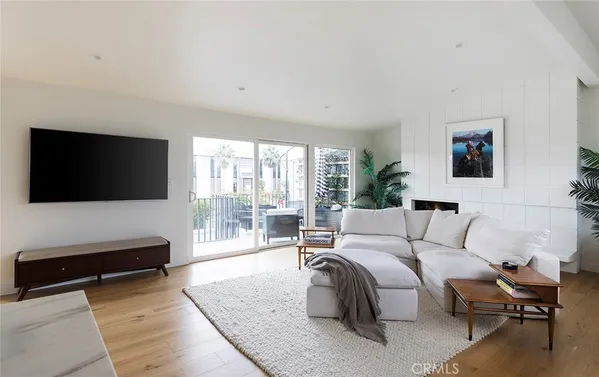 $1,799,000 | 1504 Westcliff Drive, Newport Beach, CA 92660