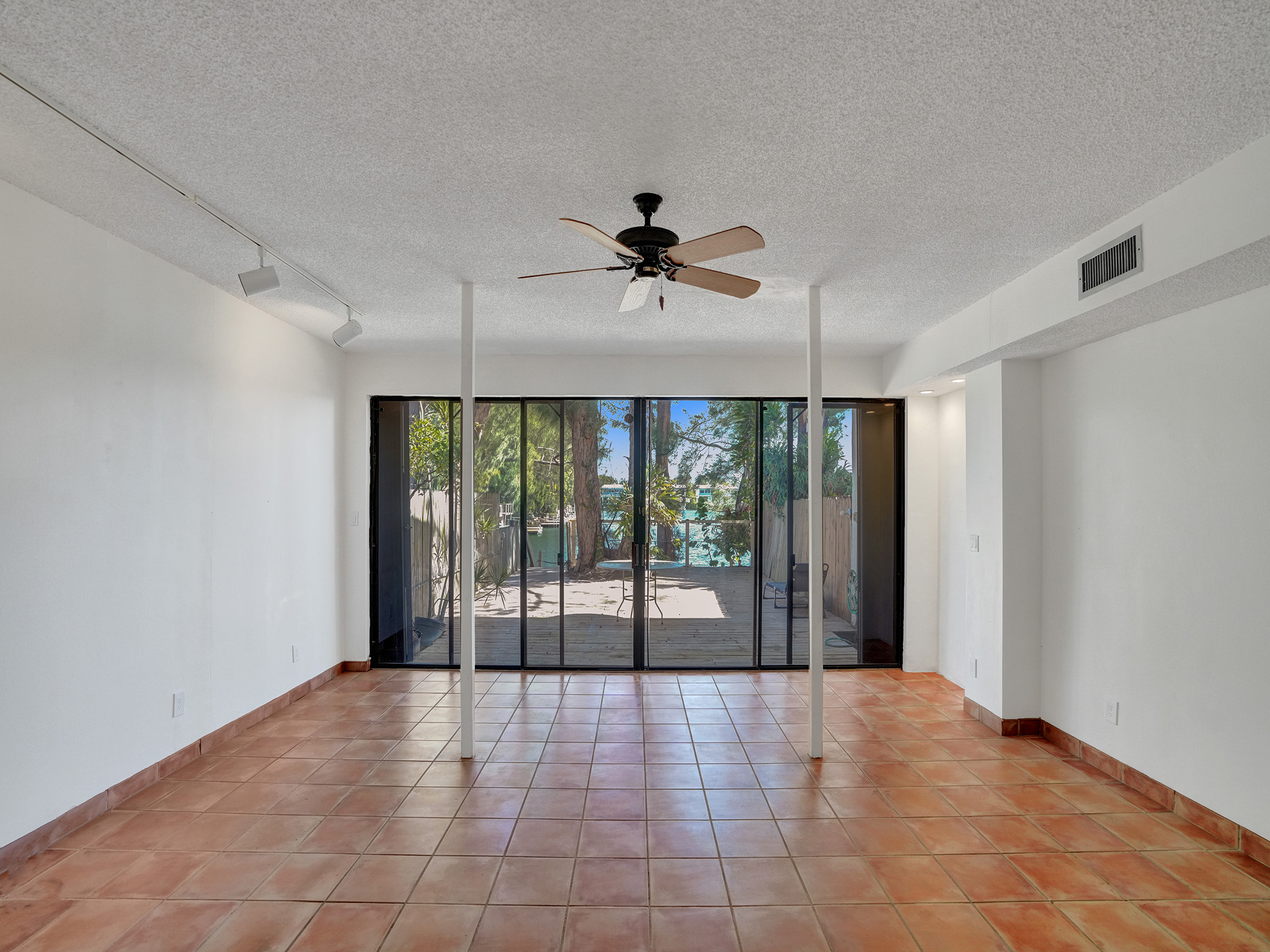 4863 Southwest 71st Place Miami, FL 33155 - Photo 20 of 54