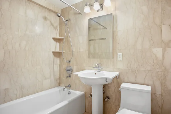 $1,895,000 | 54 West 16th Street, Unit 9B | Flatiron