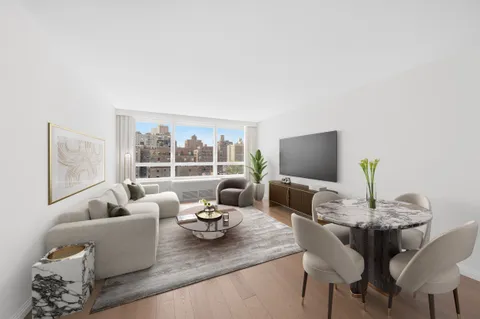 $1,100,000 | 200 East 94th Street, Unit 1412 | Upper East Side
