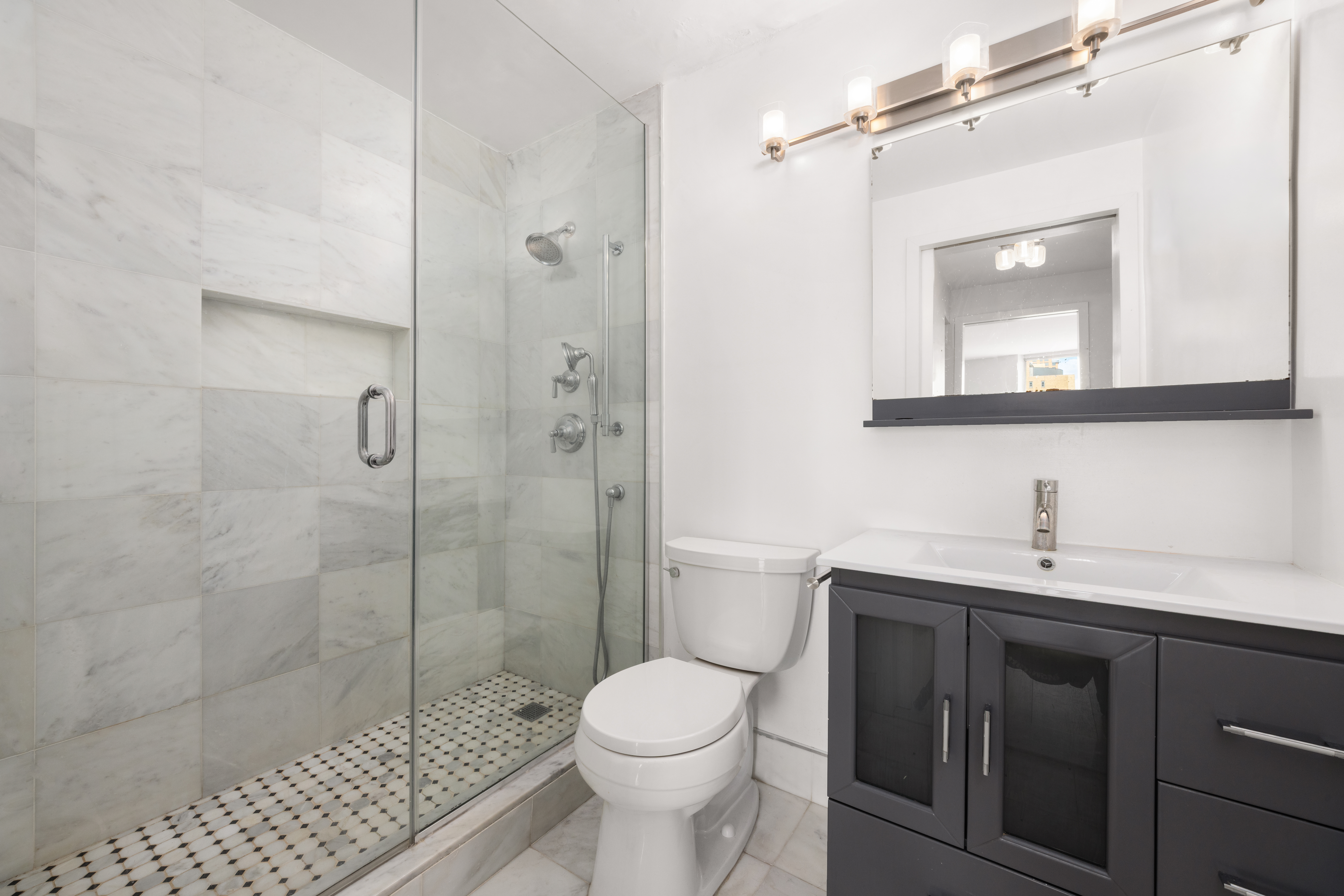 303 Greenwich Street, Unit 8AB Manhattan, NY 10013 - Photo 8 of 12 Gallery Image 8