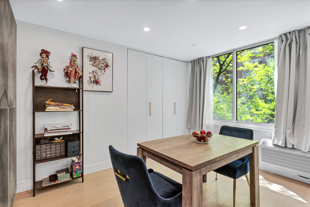 353 East 72nd Street, Unit 3CD Manhattan, NY 10021 - Photo 3 of 9