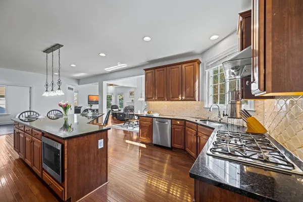 $1,050,000 | 8114 Kylemore Way, Ellicott City, MD 21043