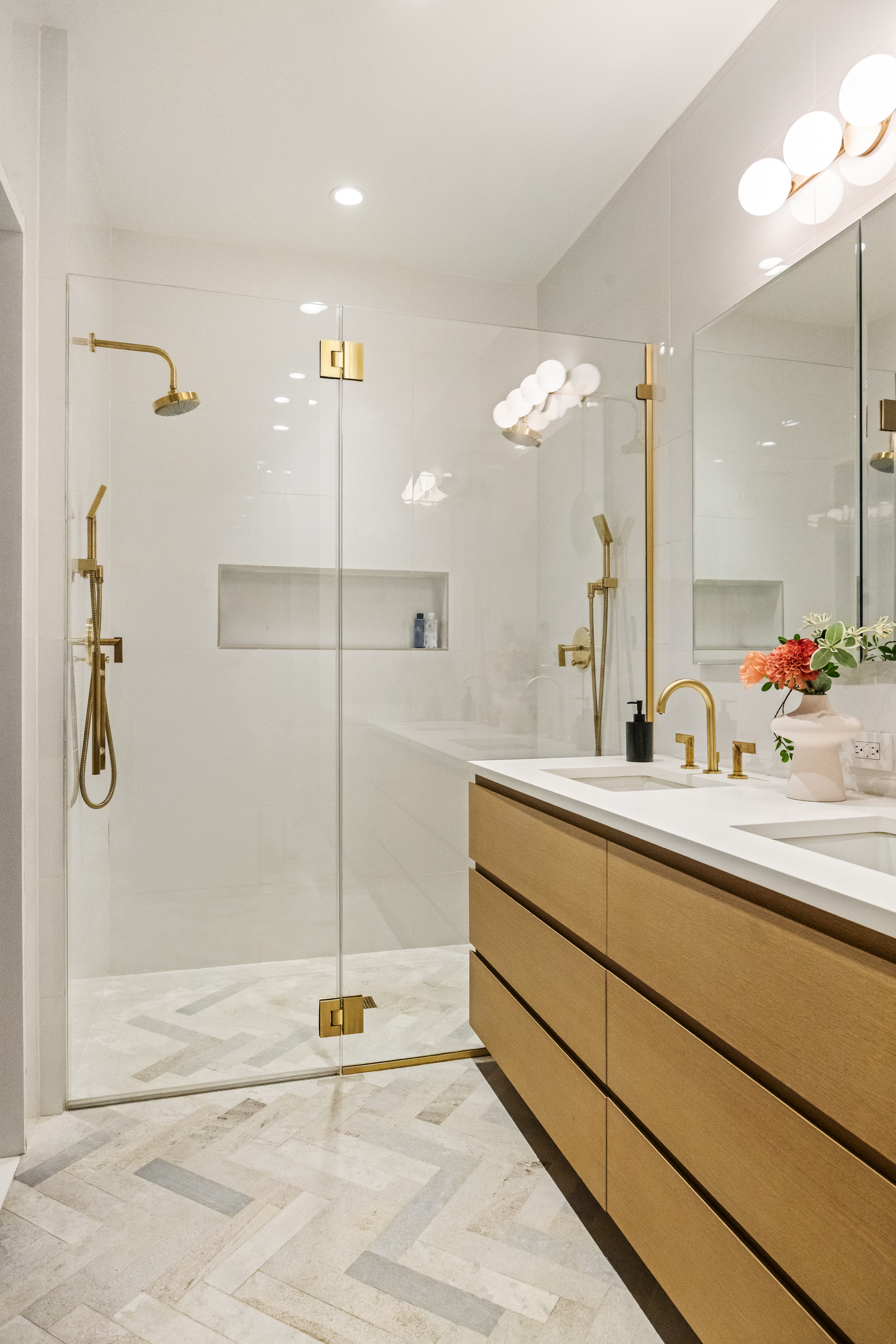45 Warren Street, Unit PH Manhattan, NY 10007 - Photo 18 of 29 a bathroom with a tub sink shower and mirror
