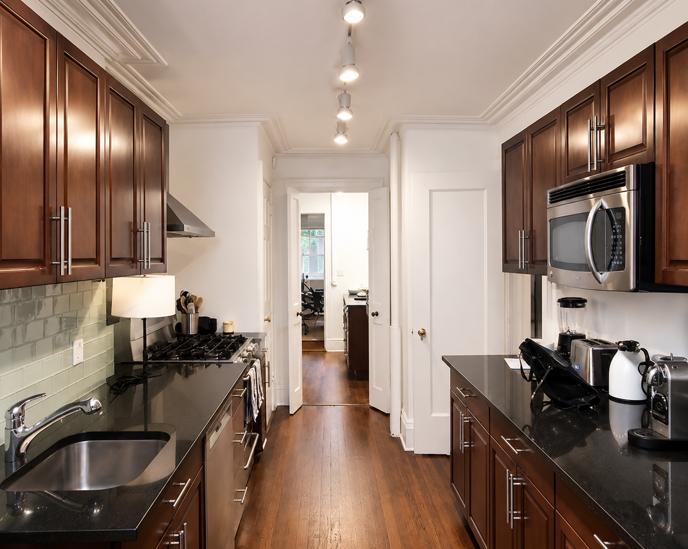 216 East 61st Street Manhattan, NY 10065 - Photo 3 of 9