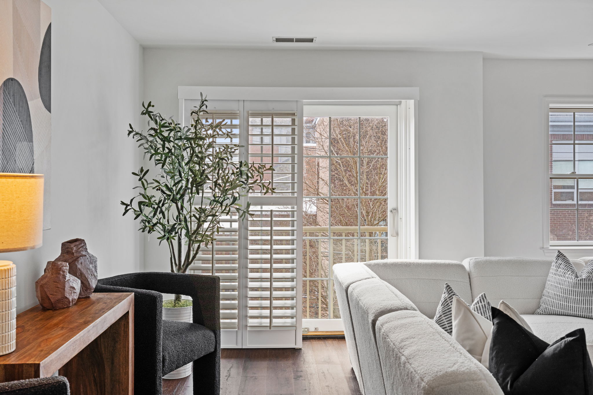 2341 Wallace Street, Unit B Philadelphia, PA 19130 - Photo 5 of 44