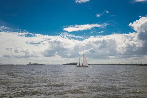 $895,000 | 2 South End Avenue, Unit 7B | Battery Park City