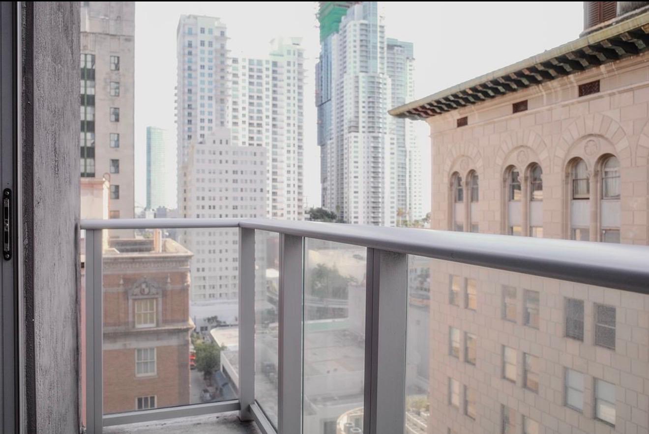151 Southeast 1st Street, Unit 1202 Miami, FL 33131 - Photo 3 of 14