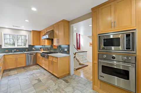 $3,000,000 | 616 Lakeview Way, Redwood City, CA 94062