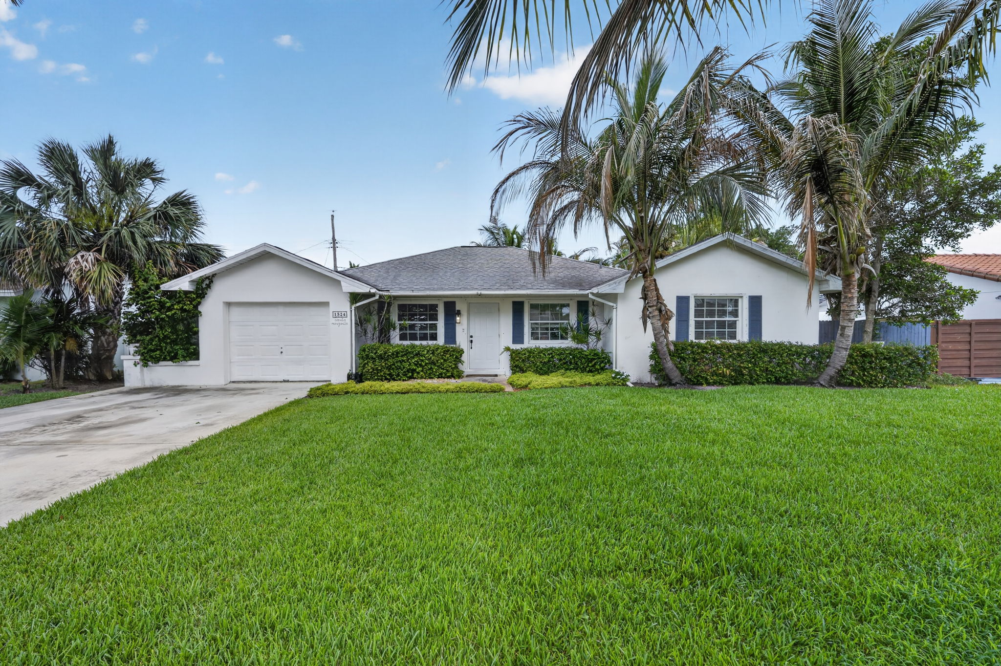 1524 Lance Road Jupiter, FL 33469 - Photo 2 of 33
