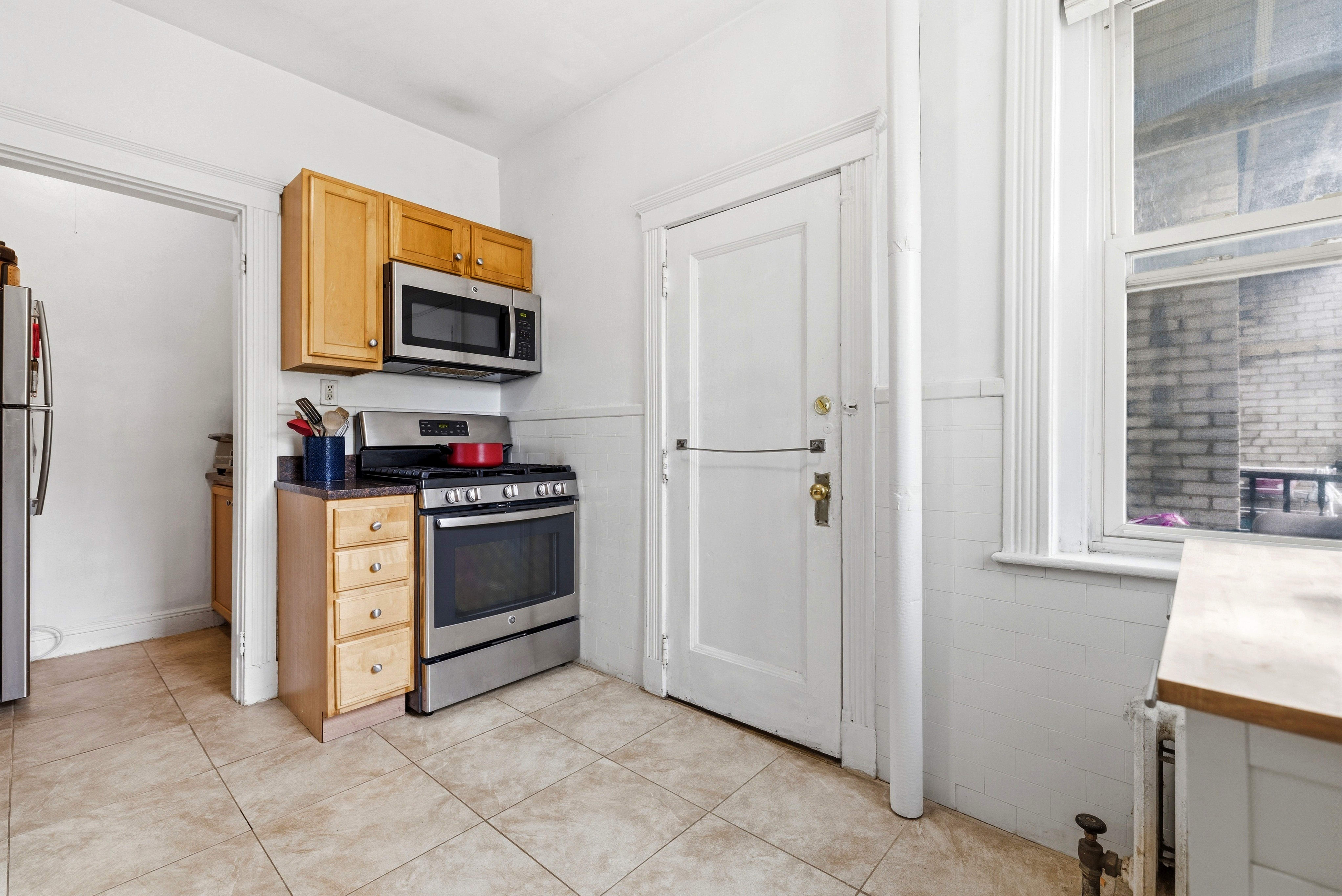32 James Street, Unit 4 Brookline, MA 02446 - Photo 6 of 18