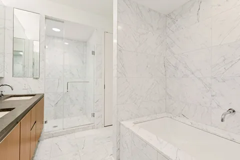 $2,525,000 | 311 West Broadway, Unit 4D | SoHo