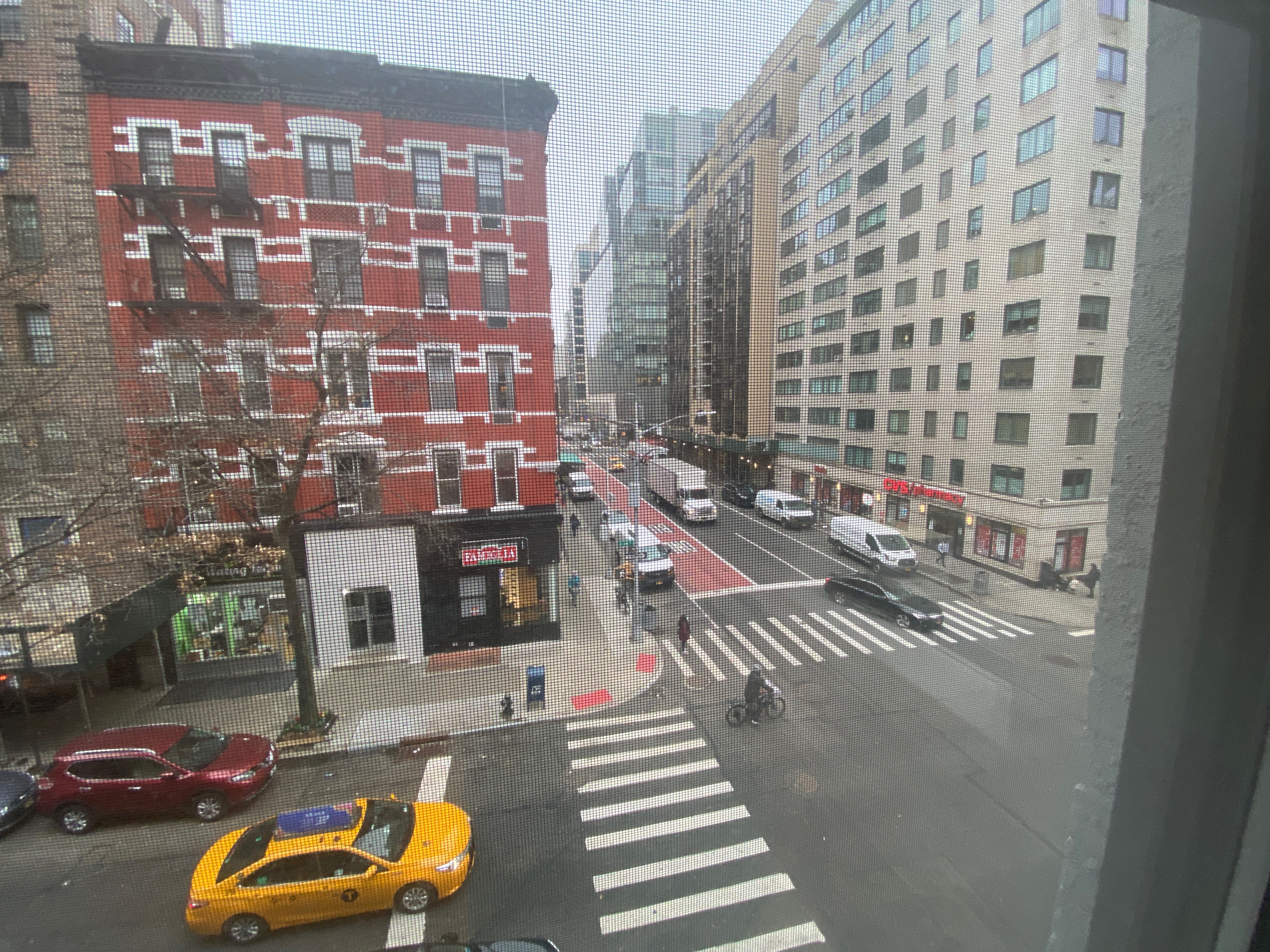 1240 Lexington Avenue, Unit 34 Manhattan, NY 10028 - Photo 3 of 11 a city view with tall buildings