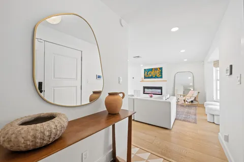 $1,599,000 | 44 Fort Royal Isle, Fort Lauderdale, FL 33308