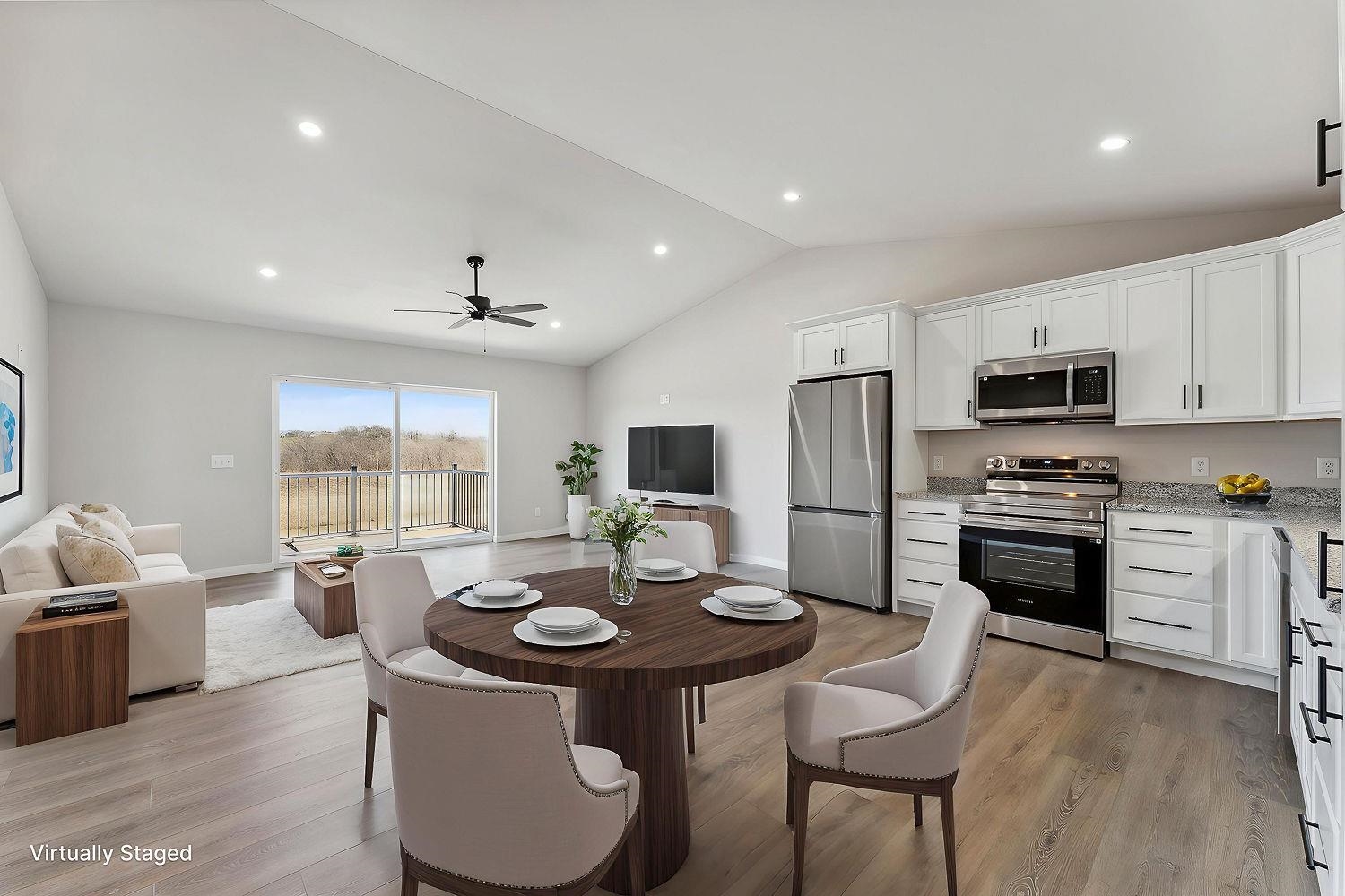 2463 Russell Court Reedsburg, WI 53959 - Photo 3 of 4