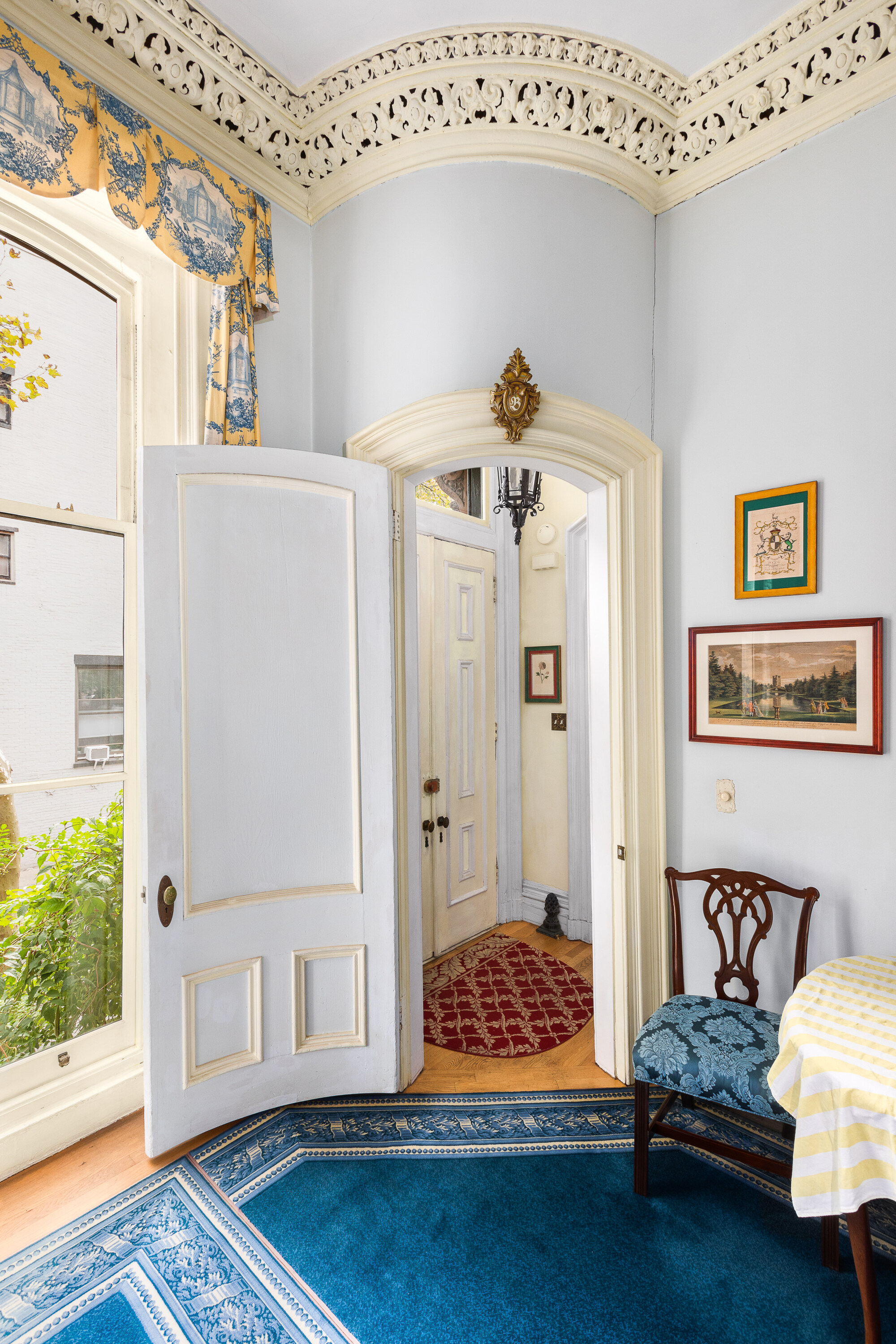 199 Clinton Street, Unit 2 Brooklyn, NY 11201 - Photo 4 of 17 a living room with furniture and a table
