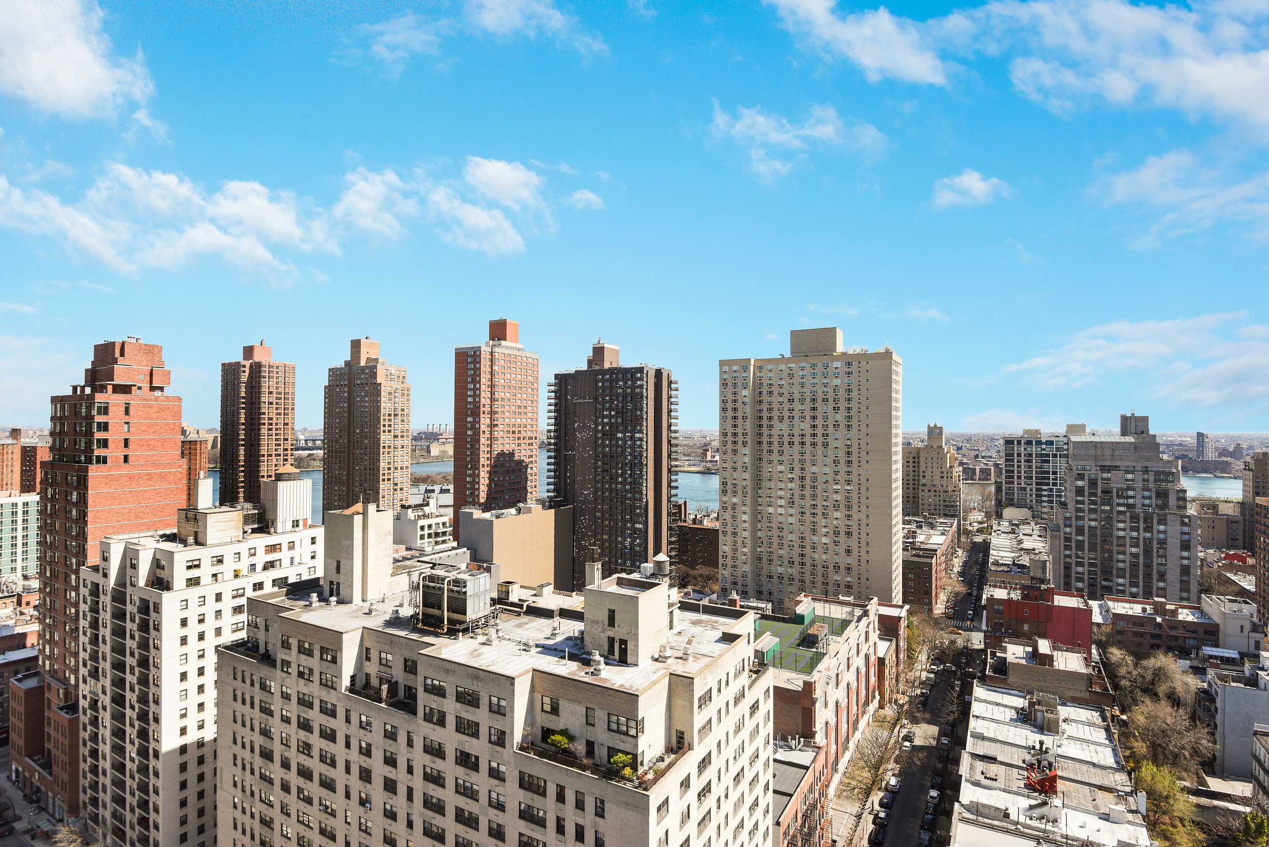 360 East 88th Street, Unit 22C Manhattan, NY 10128 - Photo 18 of 33 a view of city with tall buildings