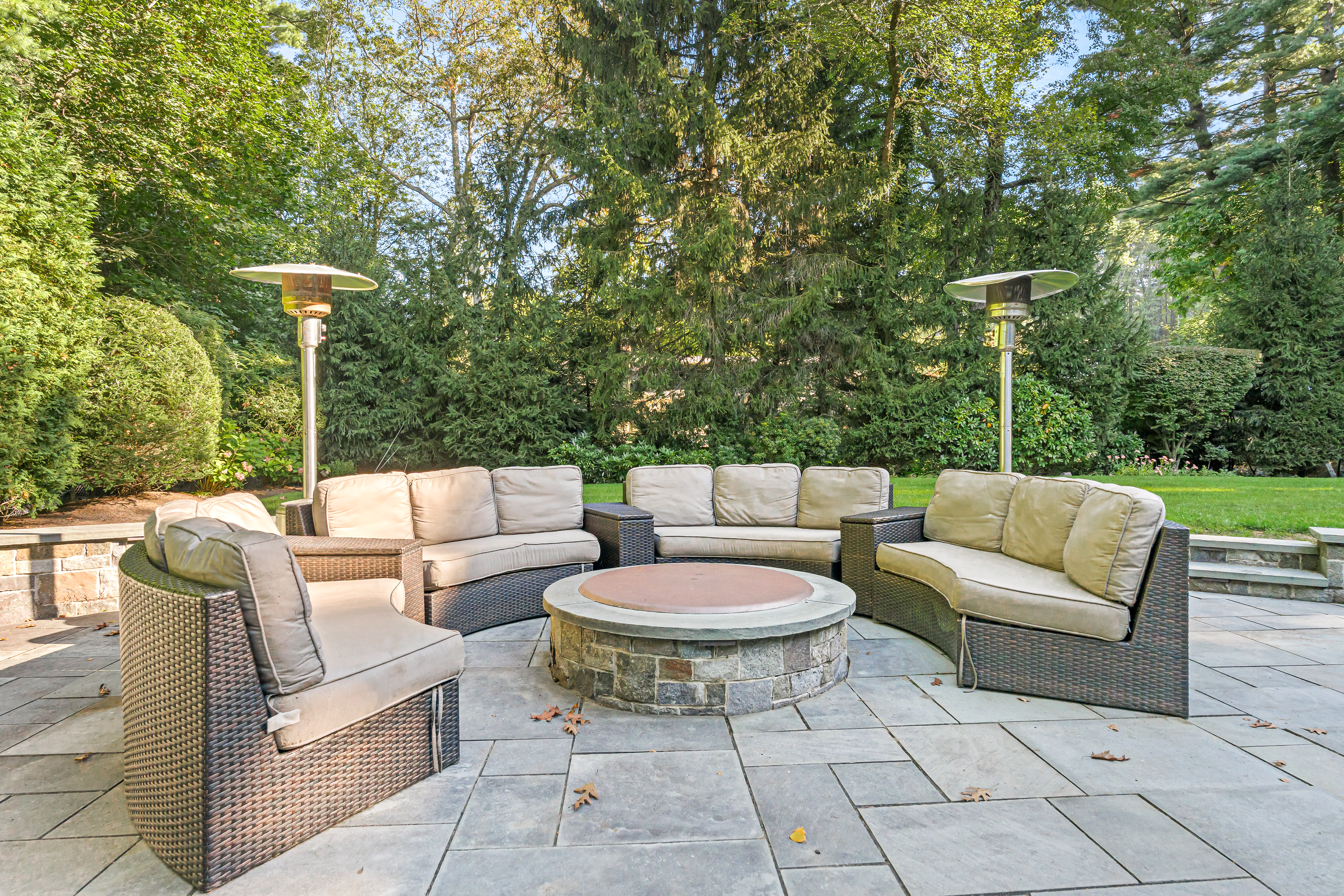24 Radcliffe Road Wellesley, MA 02482 - Photo 5 of 12