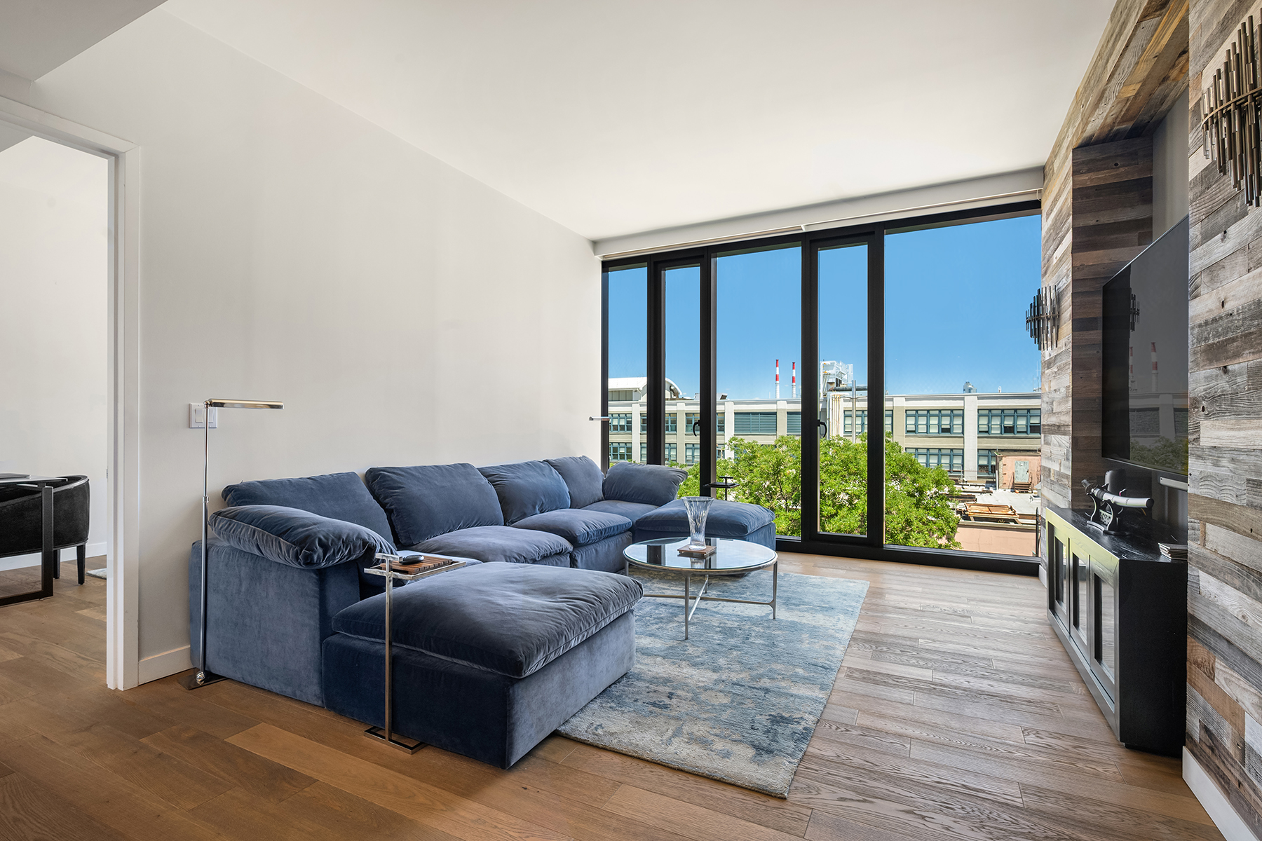 21-30 44th Drive, Unit 5B Queens, NY 11101 - Photo 7 of 24