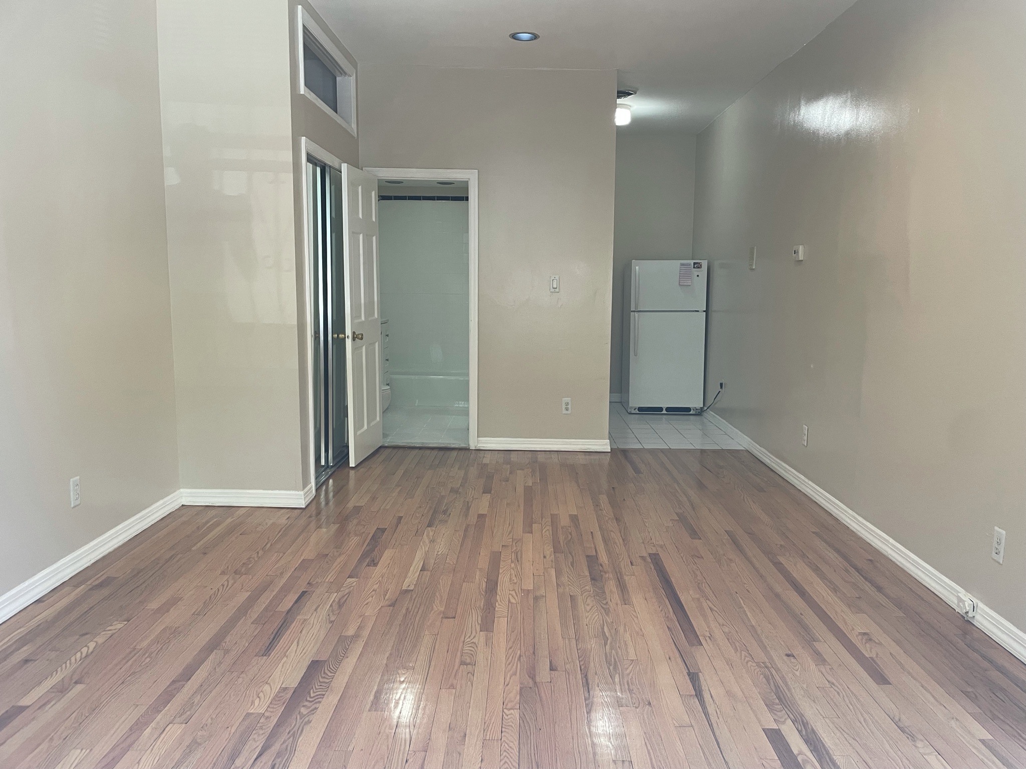 639 Warren Street, Unit 1F Brooklyn, NY 11217 - Photo 2 of 4