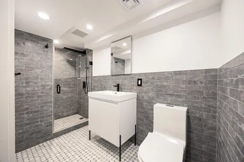$2,300,000 | 16-35 Hancock Street | Ridgewood