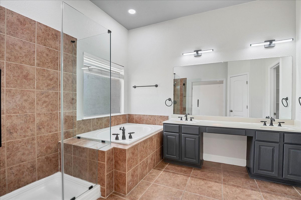 114 Aria Ridge, Unit 802 Lakeway, TX 78738 - Photo 13 of 30