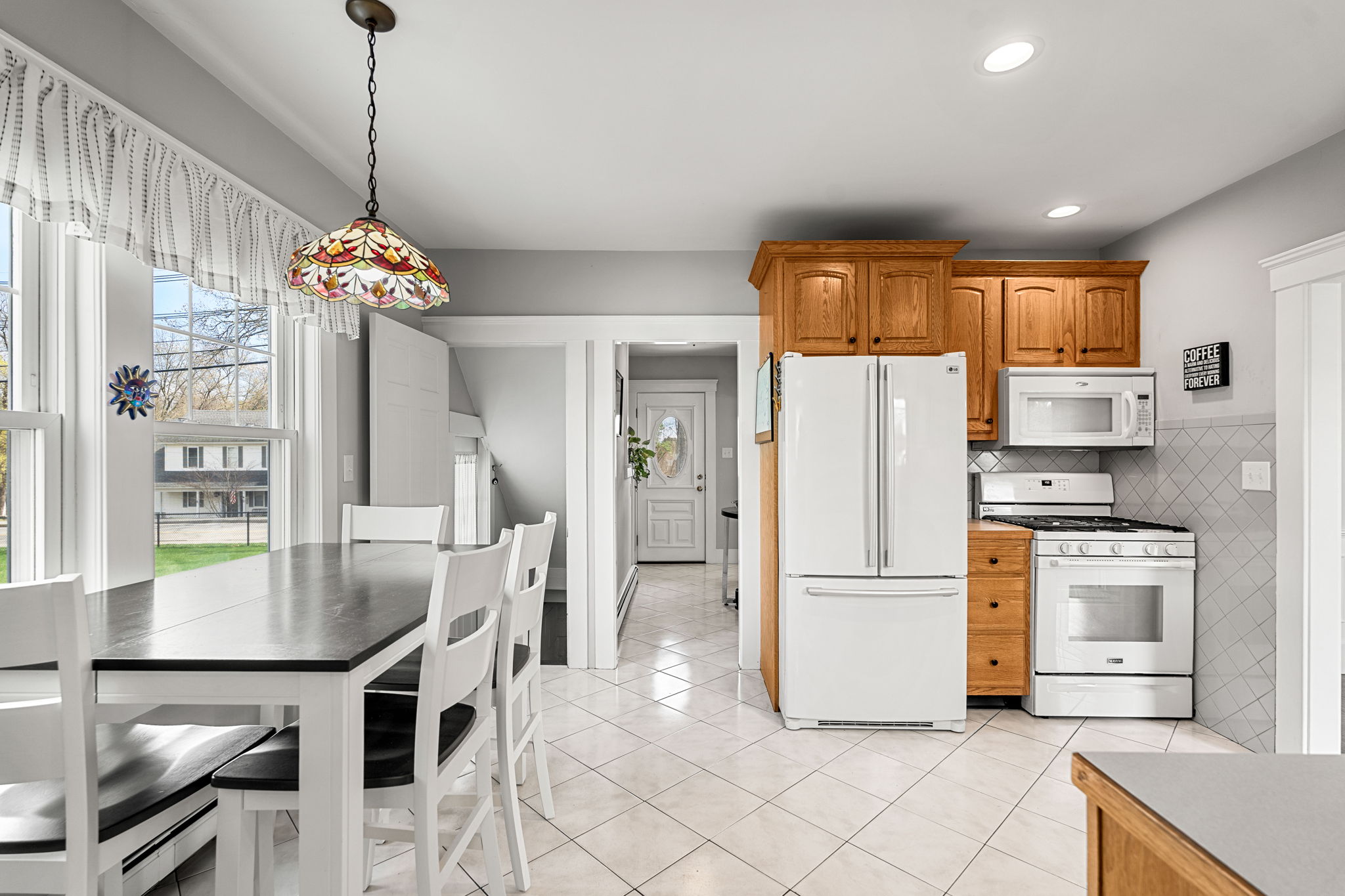 134 Dalton Road Chelmsford, MA 01824 - Photo 5 of 38