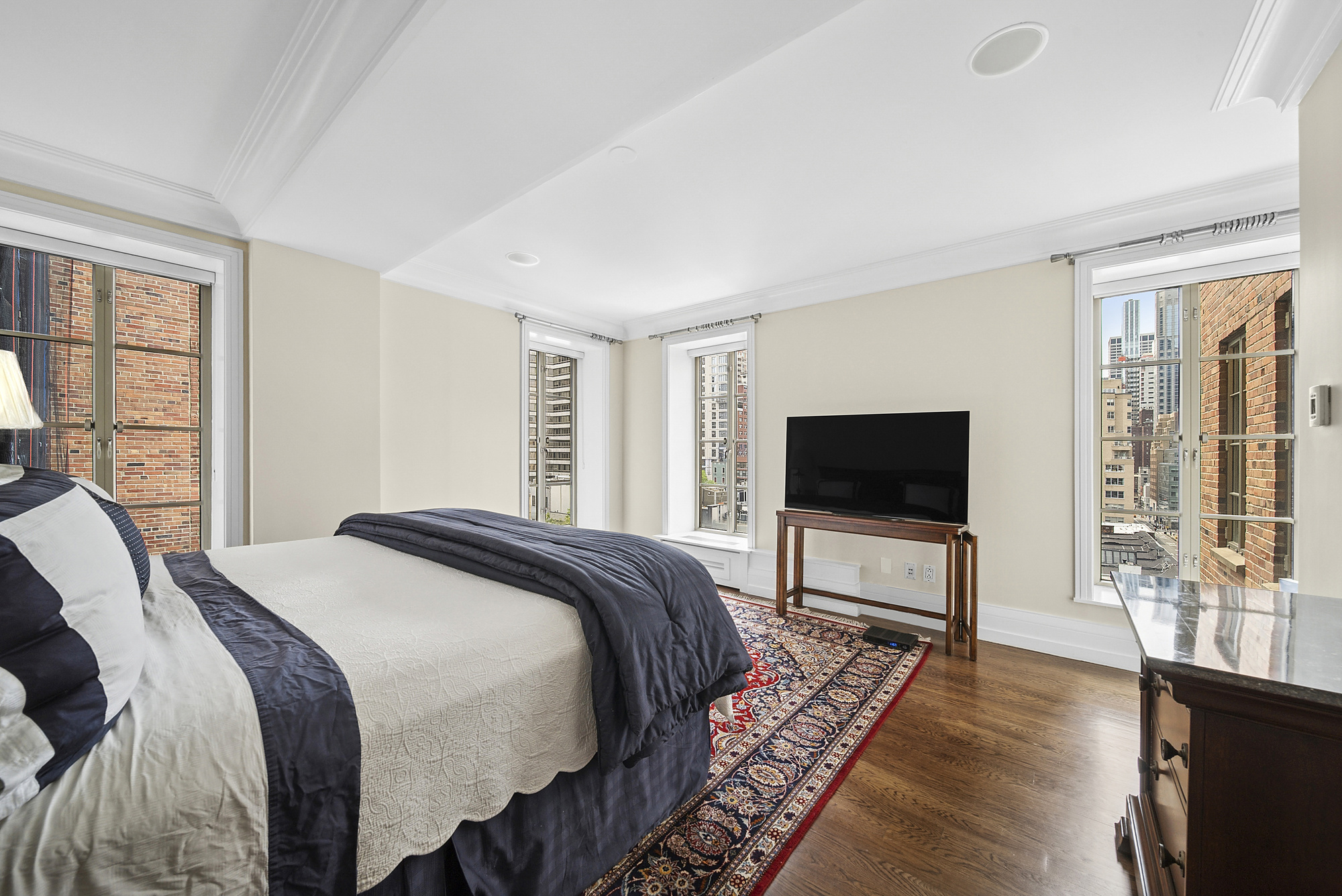 140 East 63rd Street, Unit 9E Manhattan, NY 10065 - Photo 5 of 8