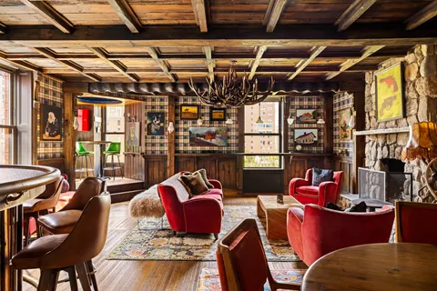$9,450,000 | 34 Gramercy Park East, Unit PHB | Gramercy