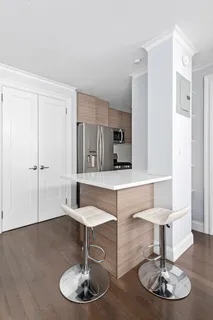 $899,000 | 333 East 34th Street, Unit 10H | Murray Hill