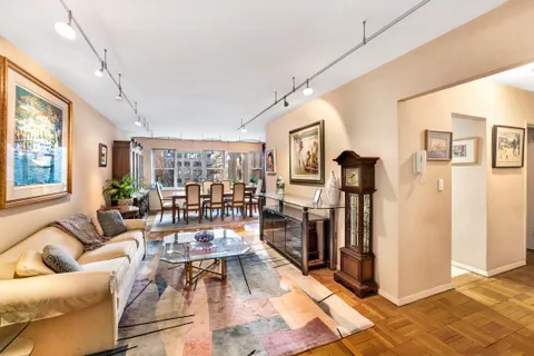 $1,695,000 | 80 East End Avenue, Unit 3HJ | Upper East Side