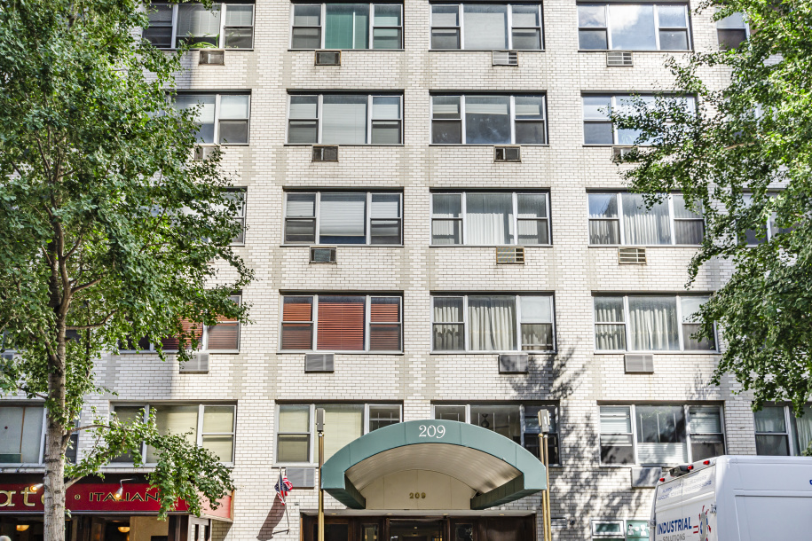209 East 56th Street, Unit 9E Manhattan, NY 10022 - Photo 6 of 7