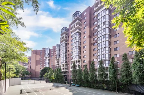 $450,000 | 1600 North Oak Street, Unit 603, Arlington, VA 22209