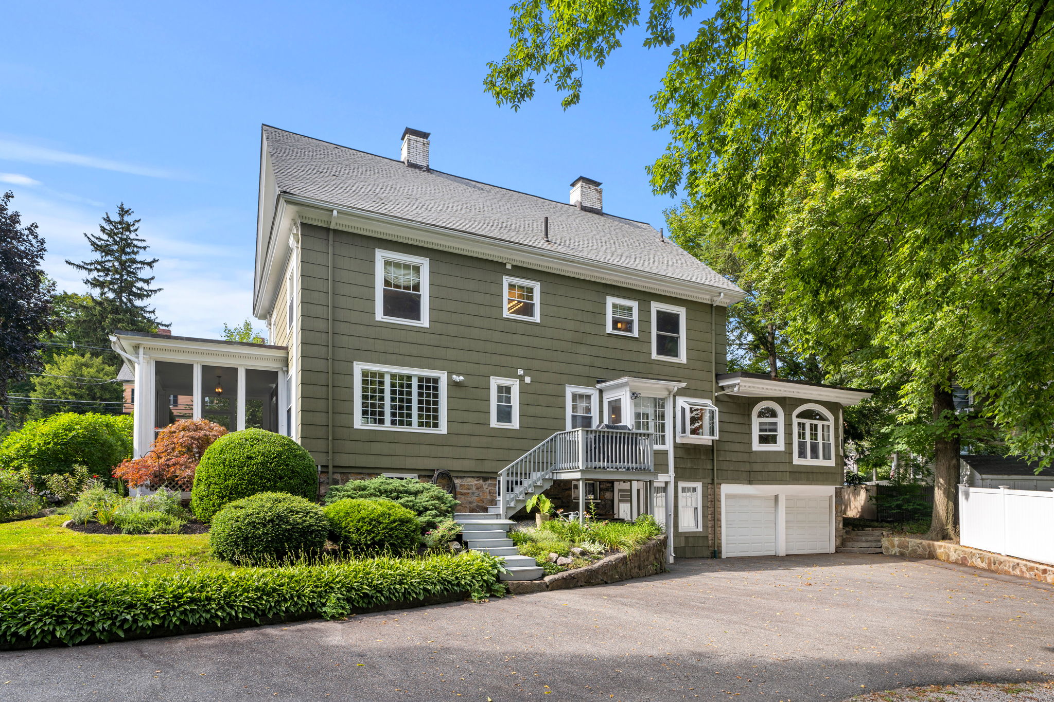 64 Woburn Street Reading, MA 01867 - Photo 4 of 56