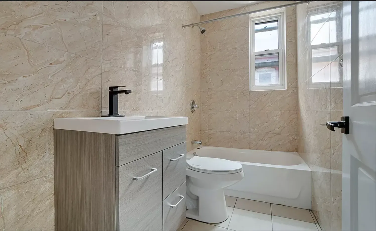 $3,150 | 658 Watkins Street, Unit 2R | Brownsville