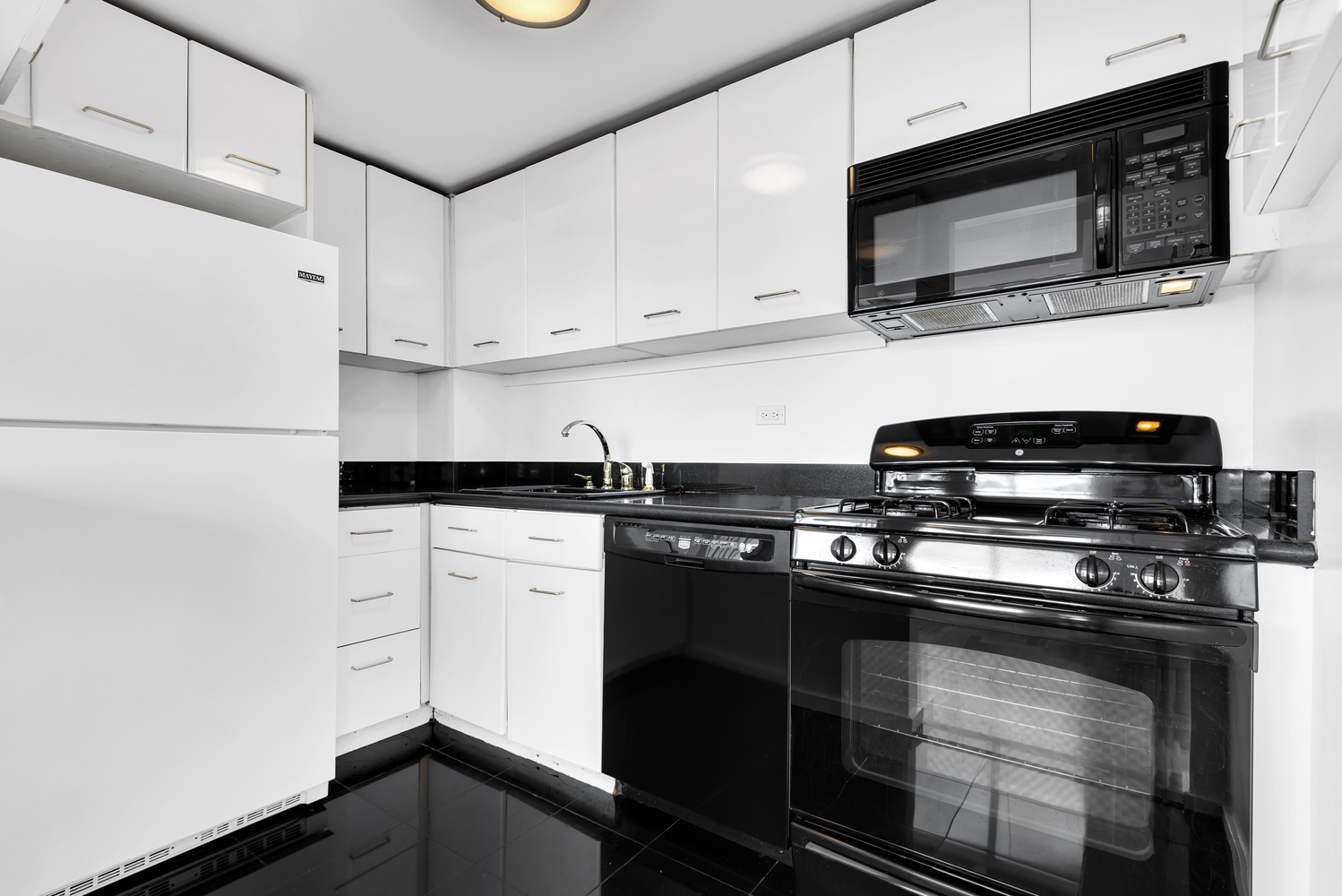 2373 Broadway, Unit 1903 Manhattan, NY 10024 - Photo 11 of 19