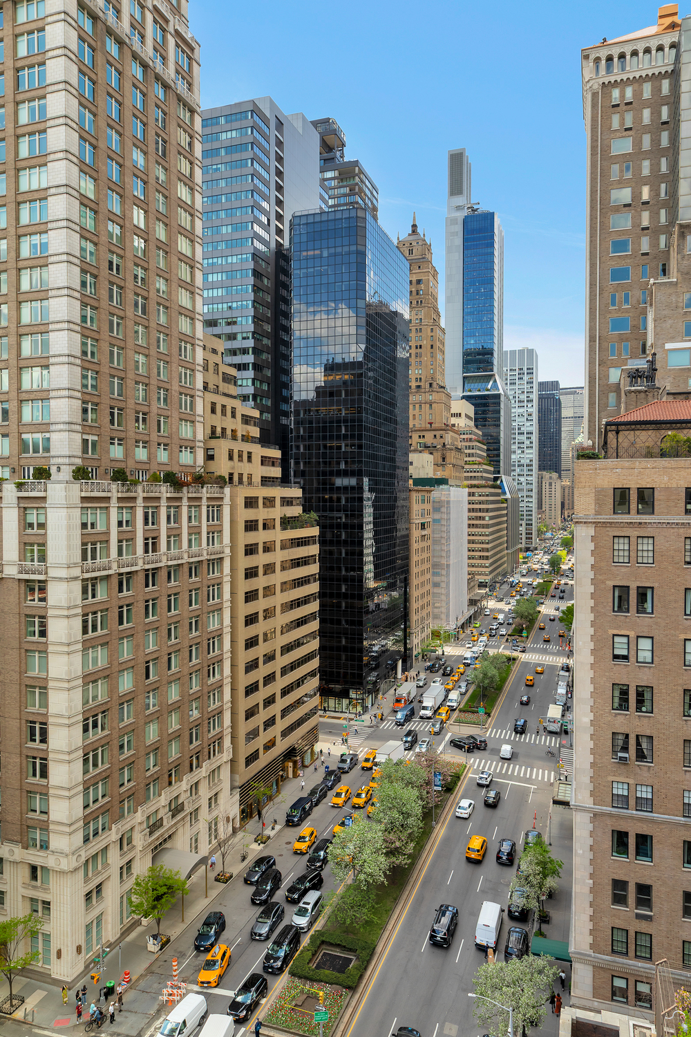 530 Park Avenue, Unit 17A Manhattan, NY 10065 - Photo 5 of 22 a city view with tall buildings