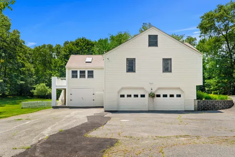 Contact Agent | 26 School Street, Byfield, MA 01922