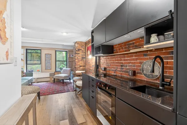 $579,500 | 17 Grove Street, Unit 1, Boston, MA 02114