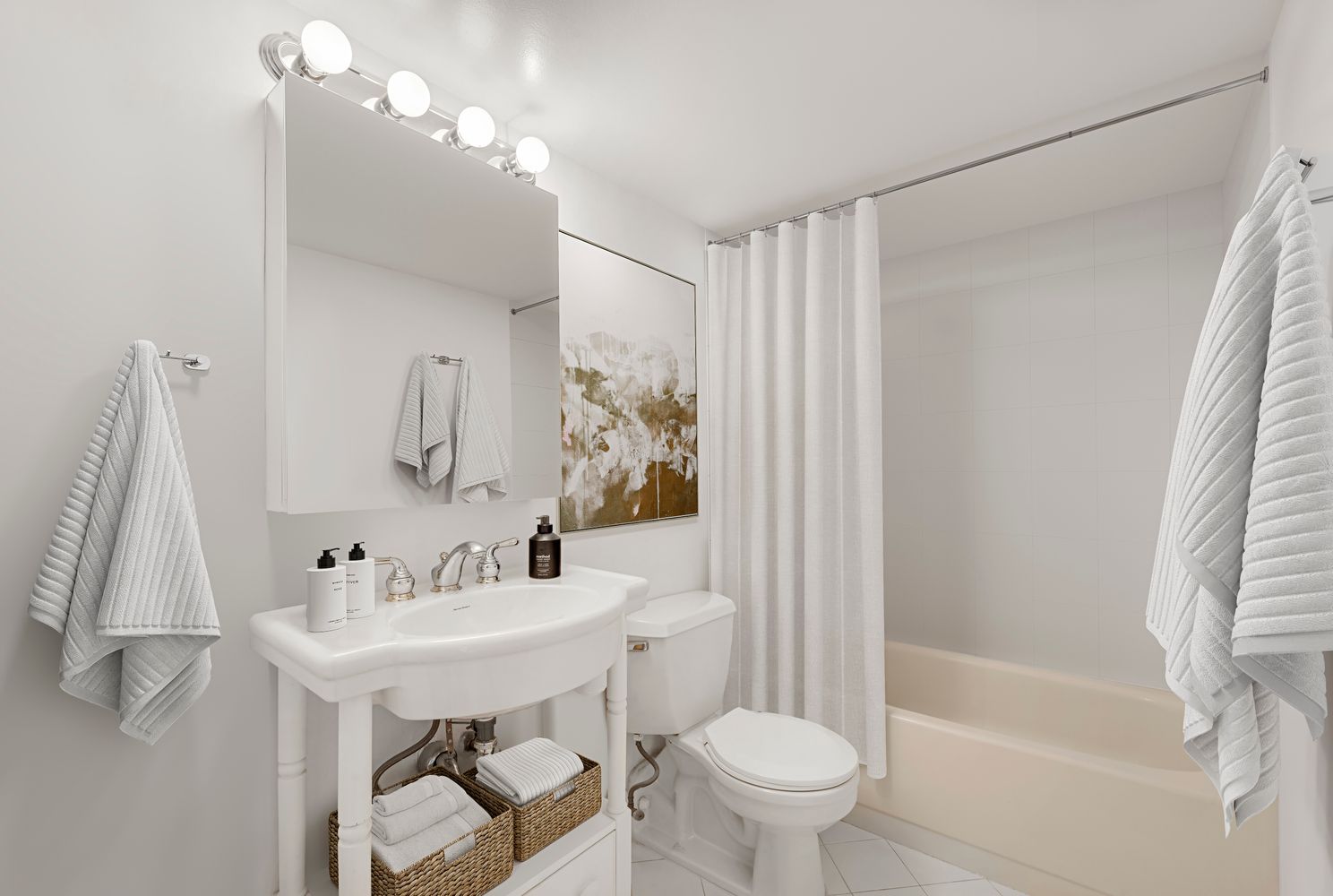 $2,700,000 | 421 Hudson Street, Unit 606 | West Village