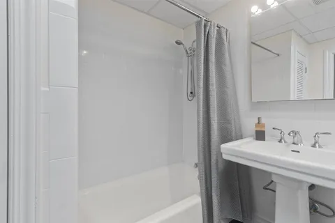 $725,000 | 300 Communipaw Avenue, Unit 154, Jersey City, NJ 07304