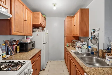 Contact Agent | International Avenue, Canoga Park, CA 91304