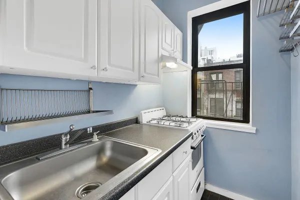 $3,100 | 512 East 82nd Street, Unit 4D | Upper East Side