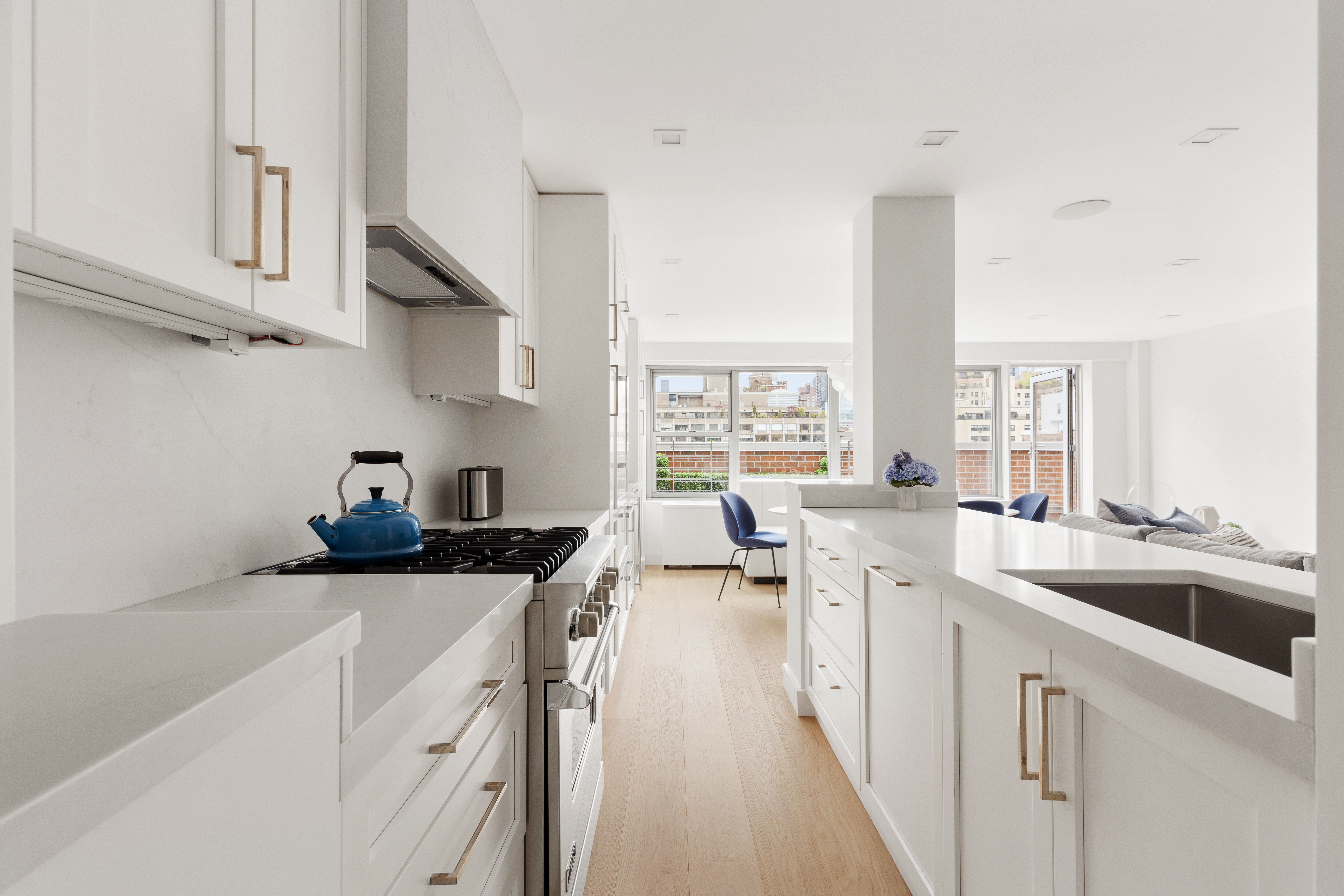 360 East 72nd Street, Unit B1105 Manhattan, NY 10021 - Photo 2 of 17